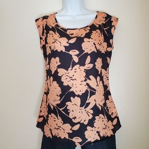 The limited floral short sleeve blouse